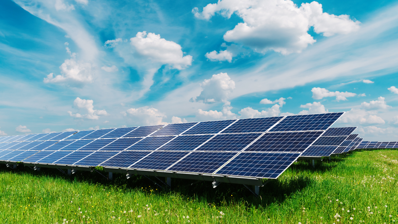 ¿Estás pensando en pasarte al autoconsumo? Esto es lo que debes saber antes de instalar placas solares